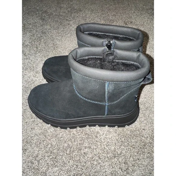 Women’s Size 5 Koolaburra By UGG- Koola Mini Hybrid Booties Black - Picture 2 of 5